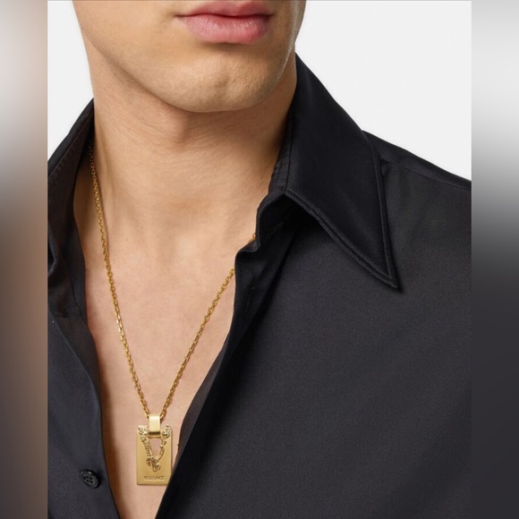 BNWT VERSACE PENDANT - Picture 14 of 16